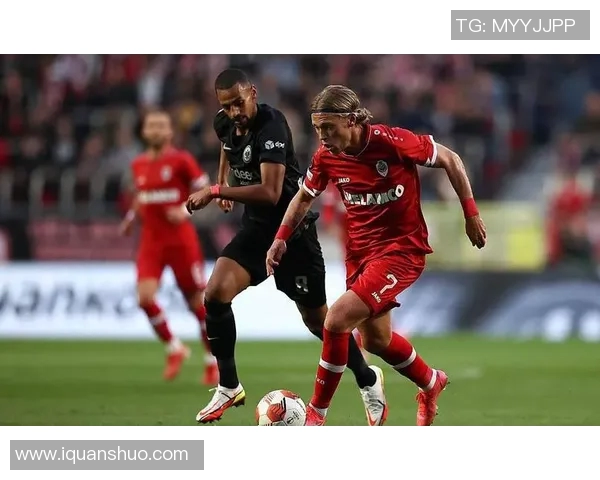 沙尔克04主场大胜法兰克福，豪取三连胜，重回巅峰之路